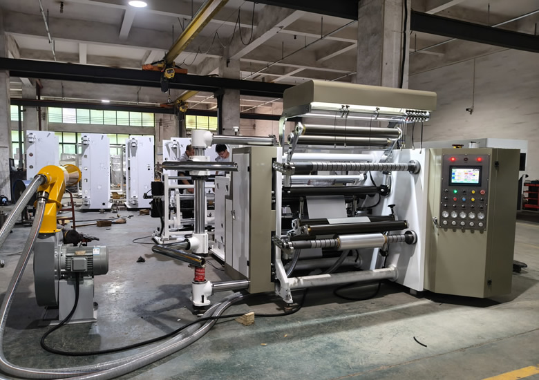DFQ1000C4-2型鋁箔壓紋分切機